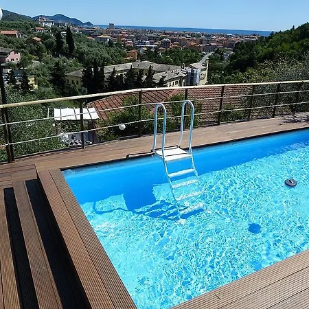 Sleeps 4 Pool Air Con Wifi *