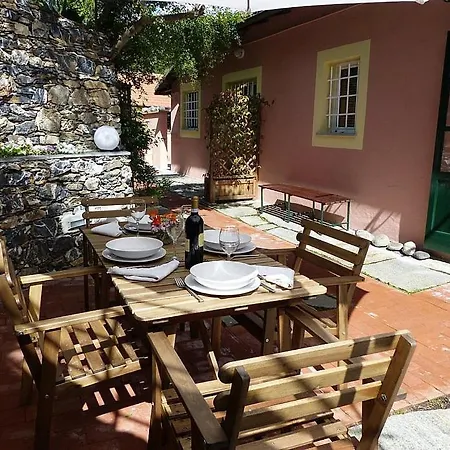 Sleeps 4 Pool Air Con Wifi