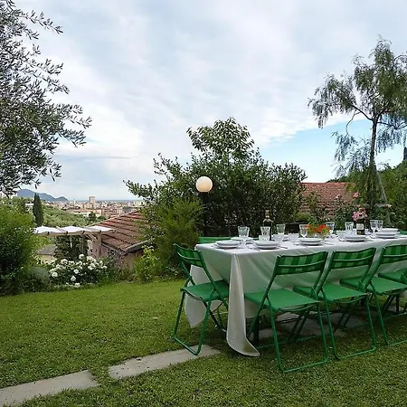 Sleeps 4 Pool Air Con Wifi קיאברי